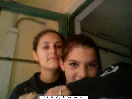 tzul si g@by..cele mai tari prietene 4 ever....va ubesc moolt de tot:*:* my sis and my love is...