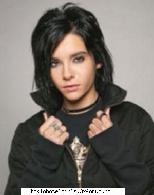 bill kaulitz style: 
coafura: 
frizura foarte ciudata este marca lui bill.el isi aranjeaza parul in